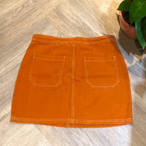 ✨Sale✨ Burnt orange skirt - Picture 2 of 8